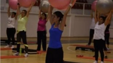 Aliağalı Kadınlara 7'den 70'e Spor