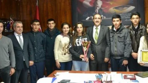 Gençlik Merkezi Halk Oyunları Ekibi 3. Oldu