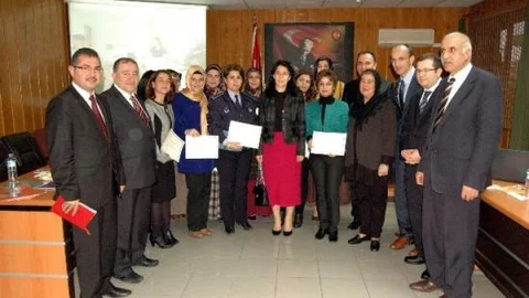 Kadının İnsan Hakları Eğitimine Katılanlara Sertifika Verildi