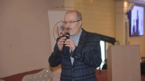 Nihat Hatipoğlu'na Büyük İlgi