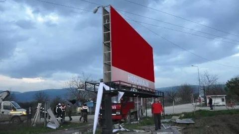 Totem Monte Ederken Yüksek Gerilime Kapılıp Ağır Yaralandı