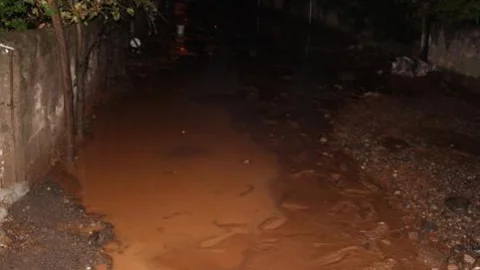 Bingöl'de Ev Ve İşyeri Sular Altında Kaldı