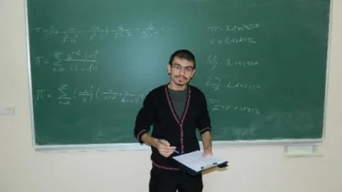 (özel Haber) Osmaniyeli Genç Matematikçi: ''yüzyıllardır Fark Edilmeyen Pi Sayı Sistemini Buldum''