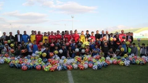 Futbolun Yıldızları Bingöl'de
