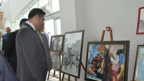 Resim Öğretmenleri Sergi Açtı