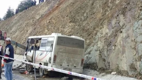 Isparta'da Kaza: 15 Ölü 30 Yaralı