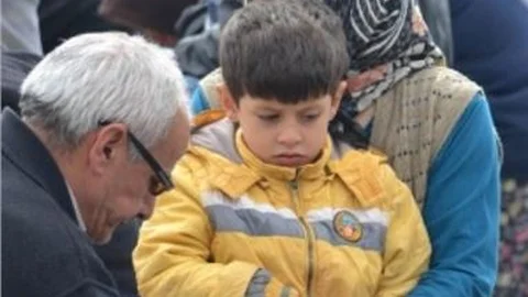 Otobüsten Dedesinin Yardımıyla Sağ Çıkmaya Başardı