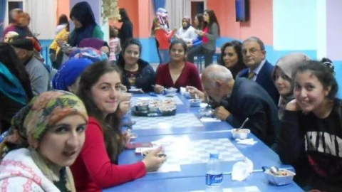 Öğrencilerden Anlamlı Aşure Etkinliği