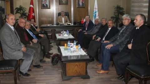 Türkiye Gazeteciler Konfederasyonu'ndan Belediye Başkanı Memiş'e Ziyaret