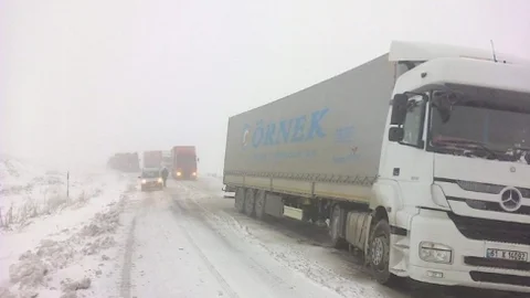 Artvin-Ardahan Karayolu'nda Sahara Dağı Geçit Vermiyor