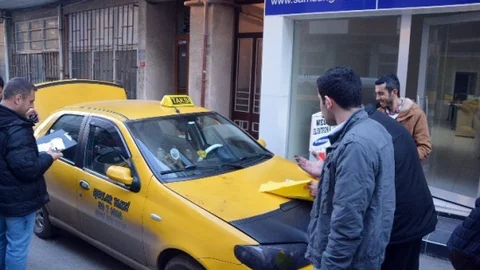 Bindiği Taksiyi Gasp Etti