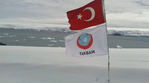 Türk Bilimadamları Antarktika'da Üs Kuracak
