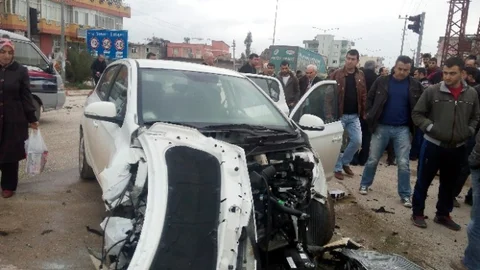 (Özel Haber) Tir İle Otomobil Çarpıştı 3 Yaralı