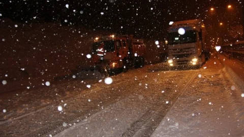 Bingöl'de Kar Yağışı Hayatı Felç Etti
