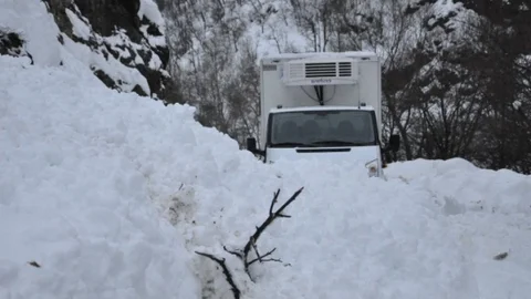 Tunceli-Ovacık İlçe Yolu Çığ Nedeniyle Ulaşıma Kapandı