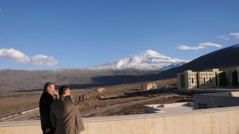 Iğdır Eski Belediye Başkanı'ndan Rektör Yılmaz'a Ziyaret