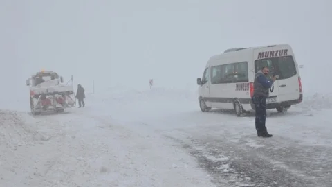 Tunceli'de Kar Yağışı Hayatı Olumsuz Etkilemeye Devam Ediyor