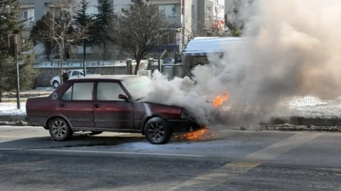 Uşak'ta LPG'li Araç Alev Alev Yandı