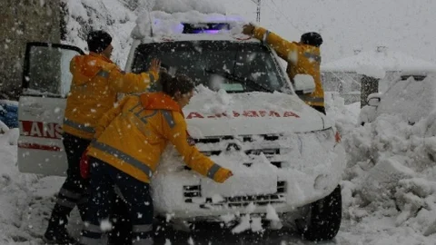 112 Çalışanlarının Kar İle İmtihanı