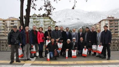 Rektör Orbay'dan Gazetecilere Kutlama