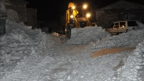 Patnos'ta Yol Açma Çalışması