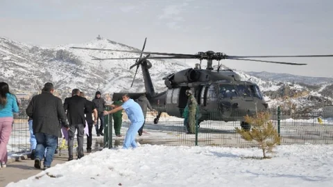 Kalp Krizi Geçiren Operatöre Asker Yardımı