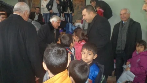 Varto'da 400 Öğrenciye Giyim Yardımı