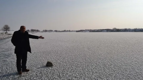 Murat Nehri Buz Tuttu