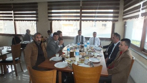 Kaymakam Atasoy Gazetecilerle Yemekte Bir Araya Geldi