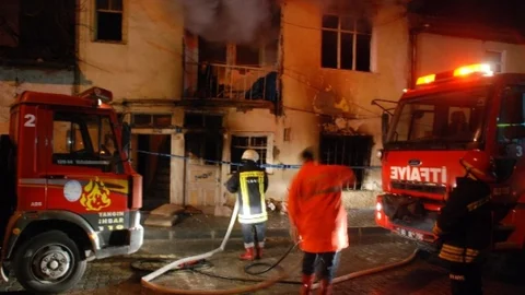 Tokat'ta Ahşap Ev 12 Saat Arayla İkinci Kez Yandı