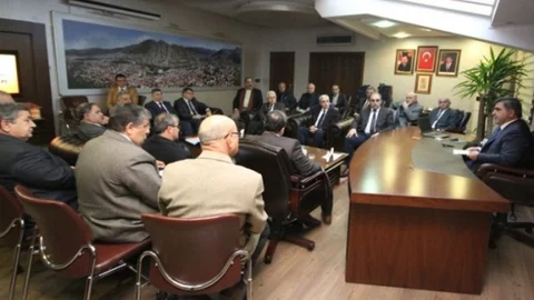 Başkan Özdemir Birim Müdürleriyle Toplantı Yaptı