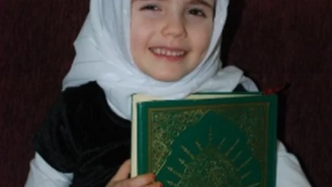 5.5 Yaşındaki Kızın Hatim Duası Videosu Tıklanma Rekoru Kırıyor