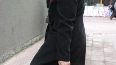 Ayakkabısına Zincir Taktırdı