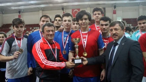 Yalova'nın Hentboldaki Şampiyonları Belirlendi
