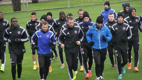 Karabükspor Fırtınaya Rağmen Çalışmalarını Sürdürdü