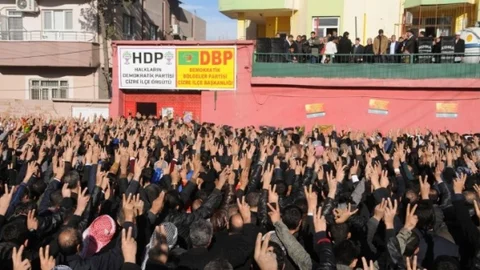 Dtk Eş Başkanı Dicle Öcalan'ın Mesajını İletti