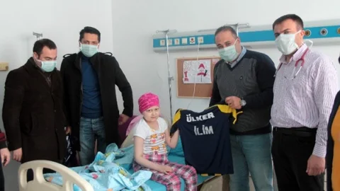 Bolu Fenerbahçeliler Derneği Kanser Tedavisi Gören 3 Çocuğu Ziyaret Etti
