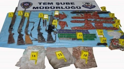 Toprağa Gömülü Silah Ve Mühimmat Ele Geçirildi