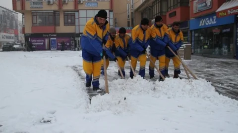 Erzincan Belediyesinden Kar Yağışı Sonrası Müdahale
