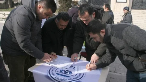 Eksen Eğitim-Sen Çalışma Saatlerinin Düzenlenmesi İçin İmza Kampanyası Başlattı