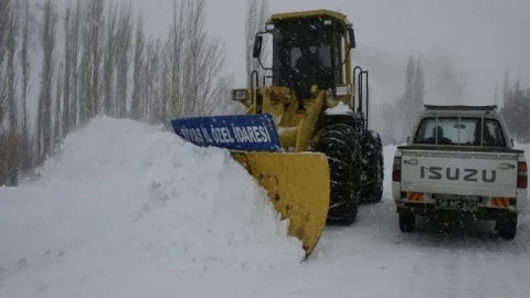 Sivas'ta 94 Köy Yolu Ulaşıma Kapalı