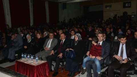 Öğretmenler Korosu Halk Müziği Dinletisi Programı Düzenledi