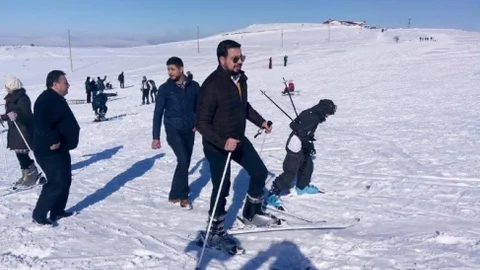 Elazığ'da Kar Kayakçıları Mutlu Etti