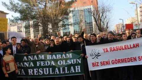 Siirt'te Charlie Hebdo Dergisi Protesto Edildi