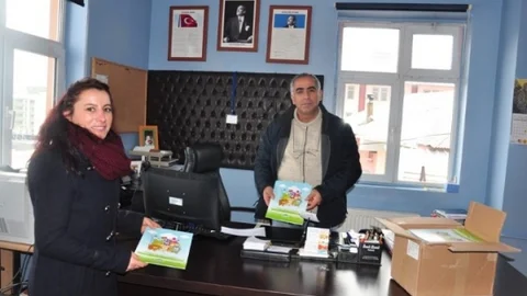 Belediye Öğrencilere Çevre Bilinci Broşürü Dağıttı