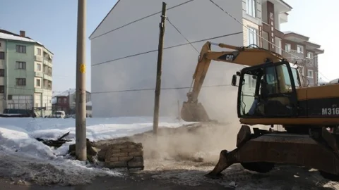 Bolu'da Ruhsatsız Yapılar Yıkılıyor