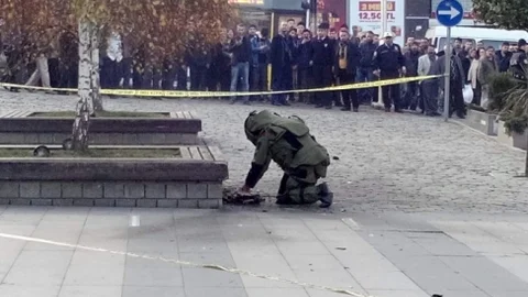 Trabzon'da Sahipsiz Kadın Çantası Fünye İle Patlatıldı