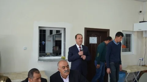 Belediye İşçilerinden Personele Yemek