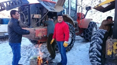 Kapanan Yolları Açma Çalışmaları Devam Ediyor