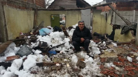 (Özel Haber) Yoğun Kar Yağışı Düzce'de Bir Kişiyi Evsiz Bıraktı